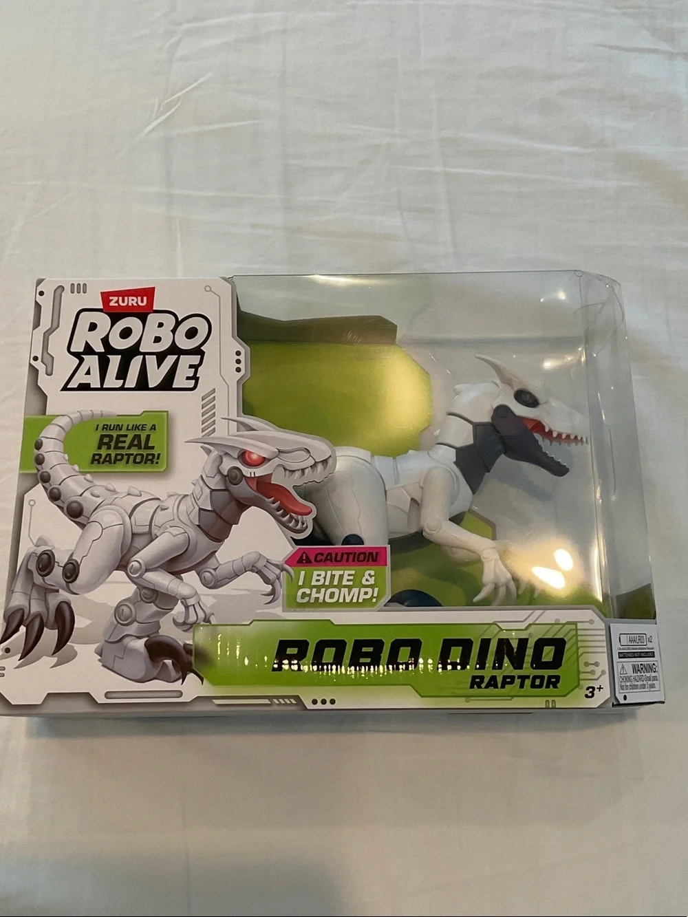 NEW IN BOX Robo Alive Robo Dino Raptor - White and Black